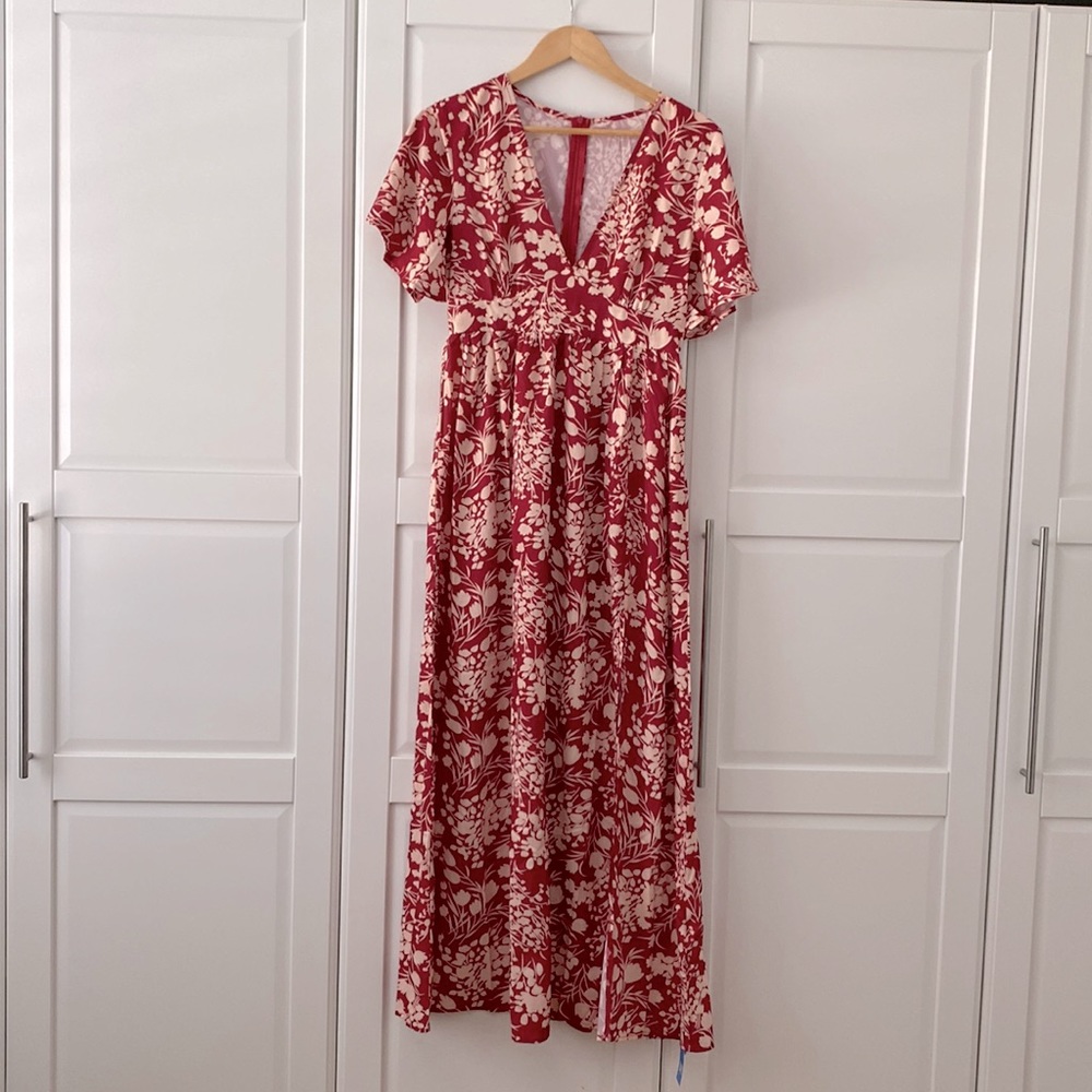 New with tag v neck maxi dress
